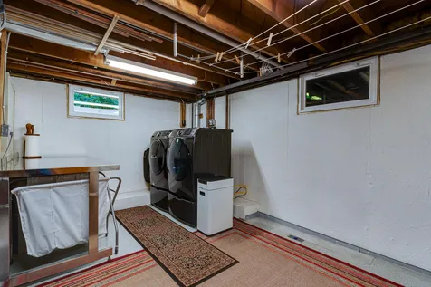 1062 Banfield Road Portsmouth NH 03801
