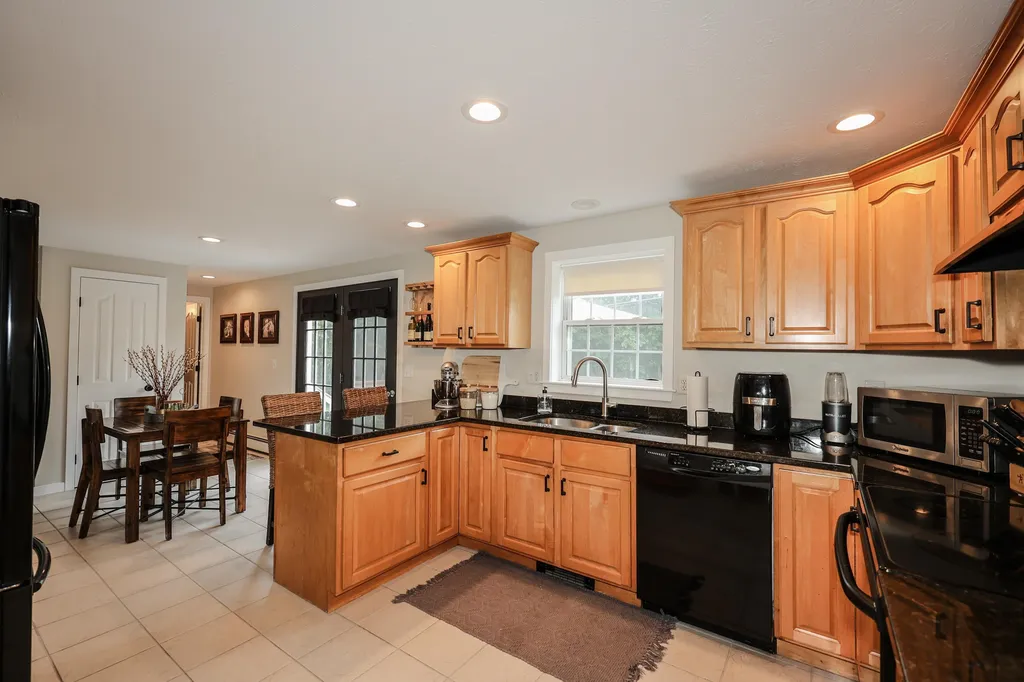 88 Brenton Street Litchfield NH 03052