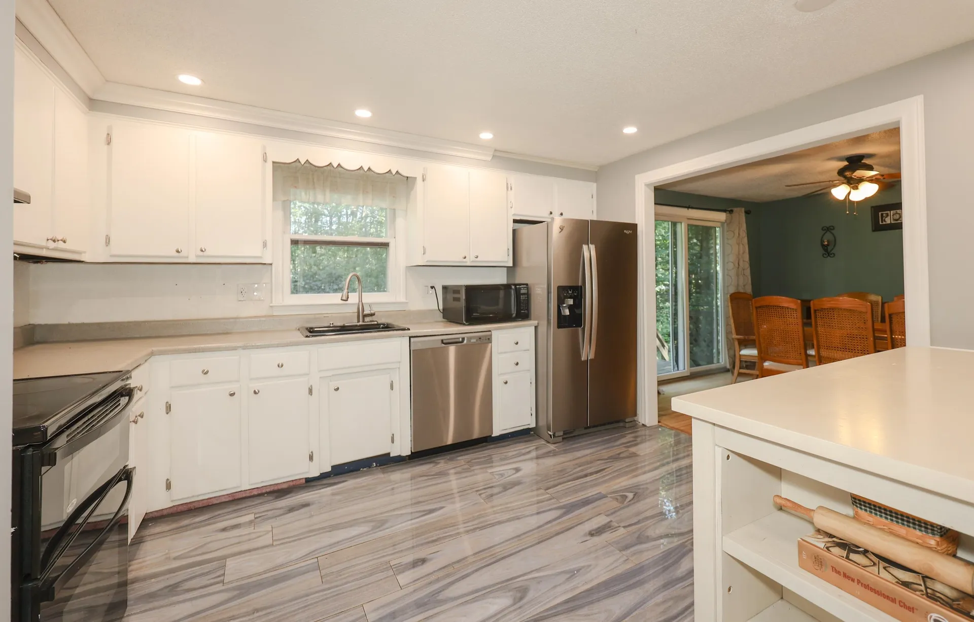 41 Heritage Circle Hudson NH 03051