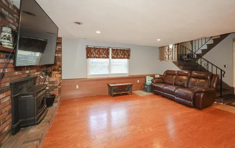 41 Heritage Circle Hudson NH 03051