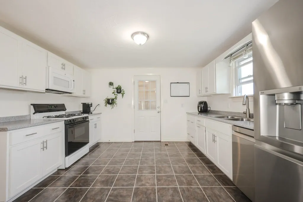 360 Calef Hill Road Tilton NH 03276