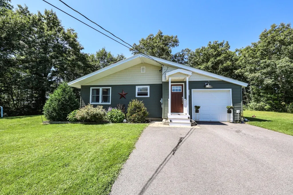 360 Calef Hill Road Tilton NH 03276