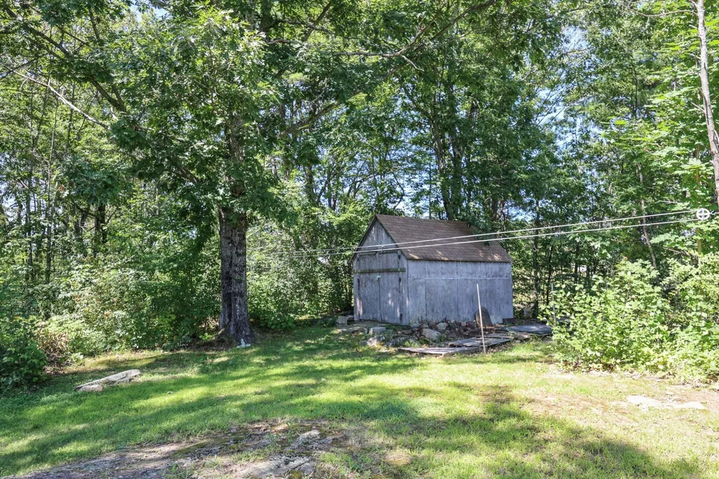 360 Calef Hill Road Tilton NH 03276