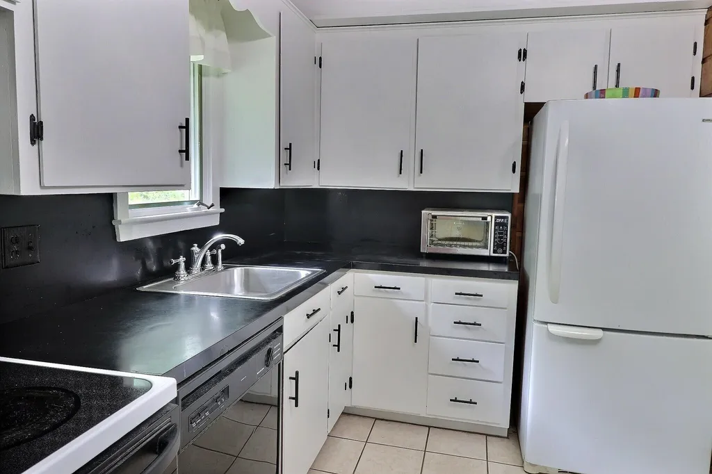 30 Deckmans Road Danbury NH 03230