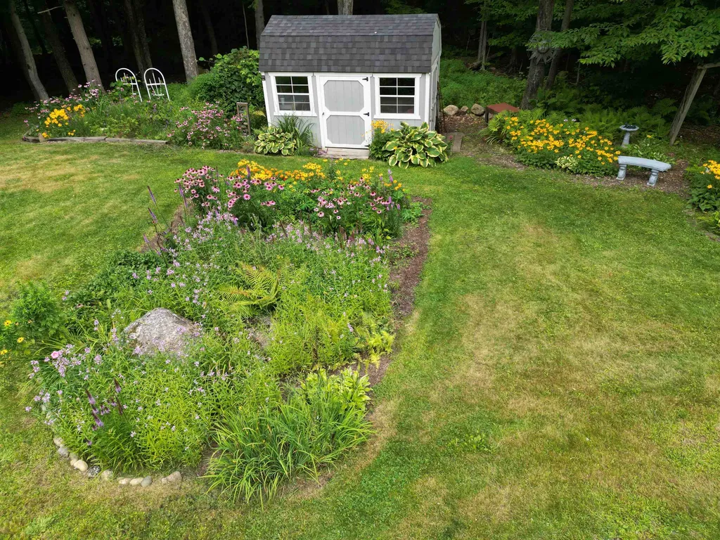 30 Deckmans Road Danbury NH 03230