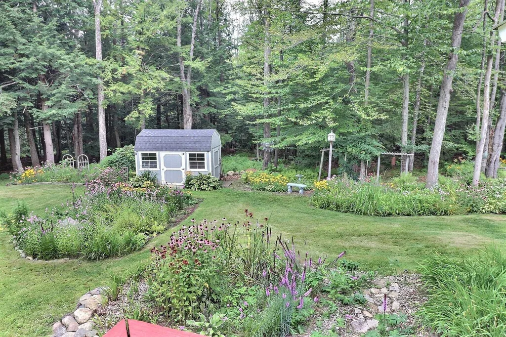 30 Deckmans Road Danbury NH 03230