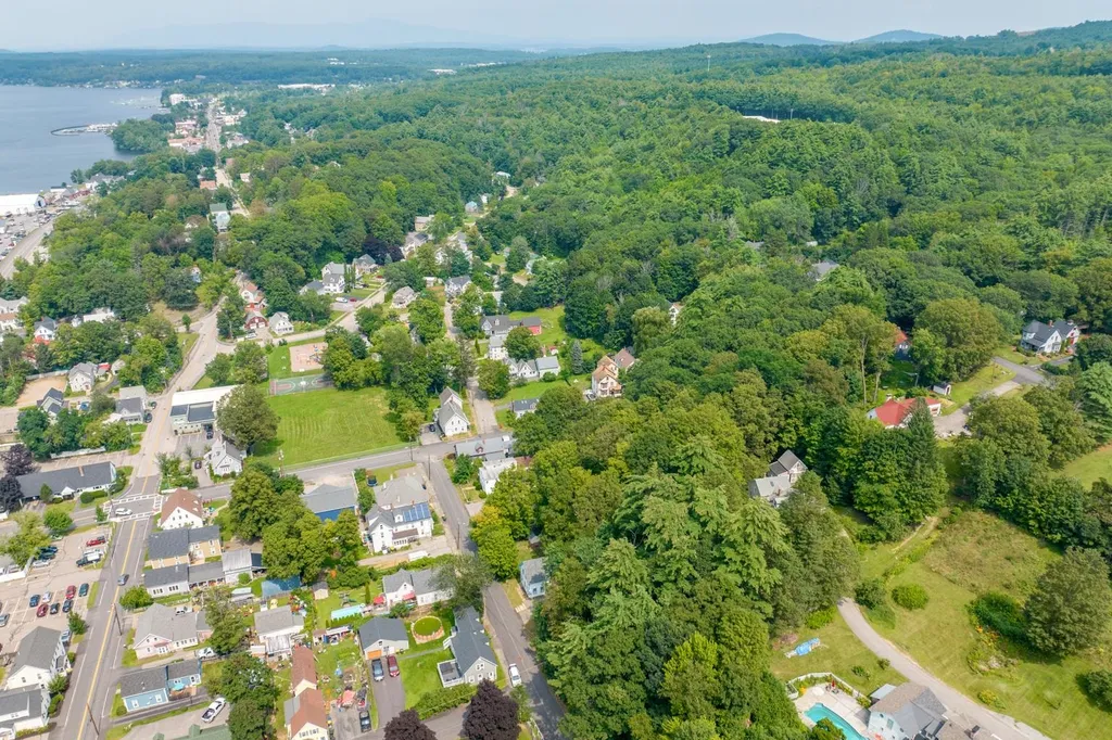 12 Hill Street Laconia NH 03246