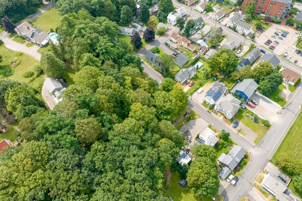 12 Hill Street Laconia NH 03246