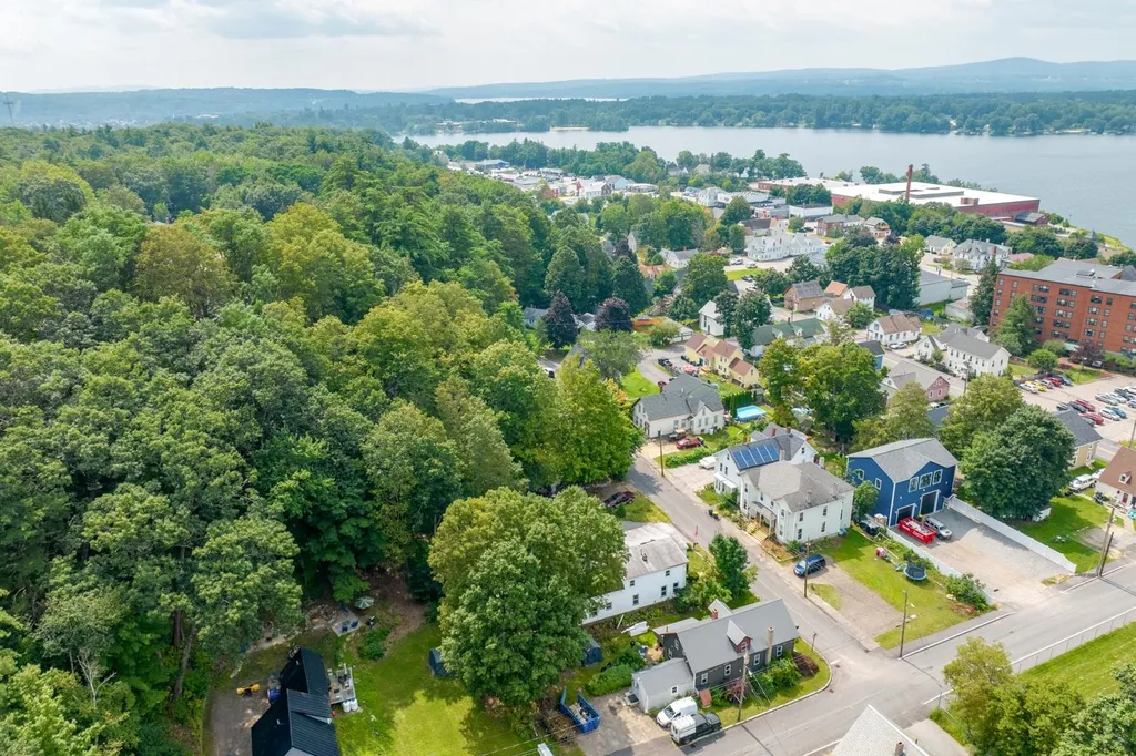 12 Hill Street Laconia NH 03246