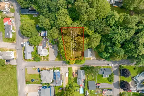 12 Hill Street Laconia NH 03246