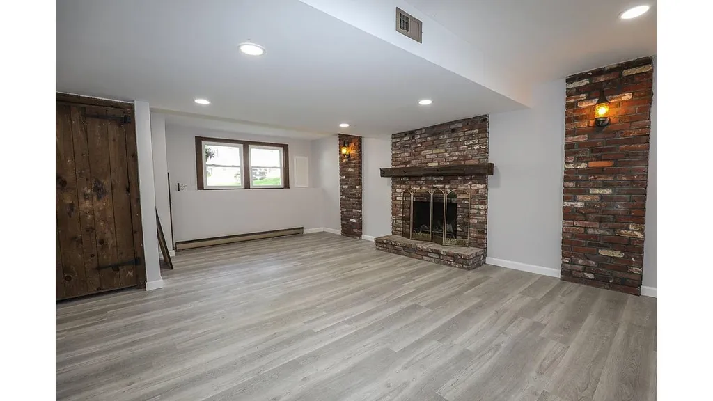 10 Wellesley Road Nashua NH 03062