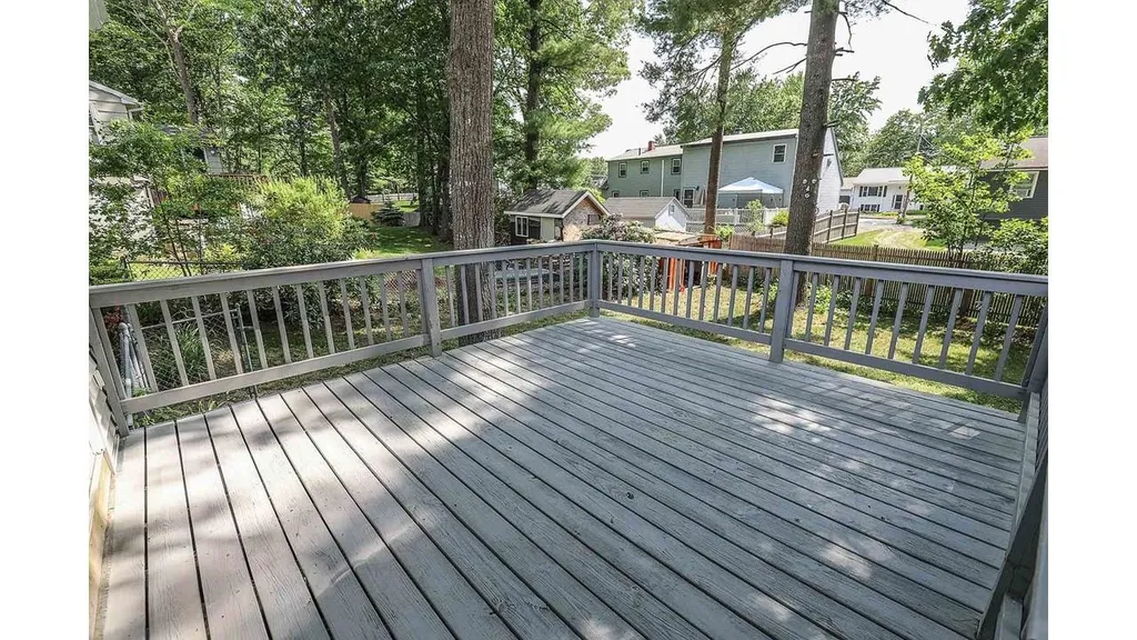 10 Wellesley Road Nashua NH 03062