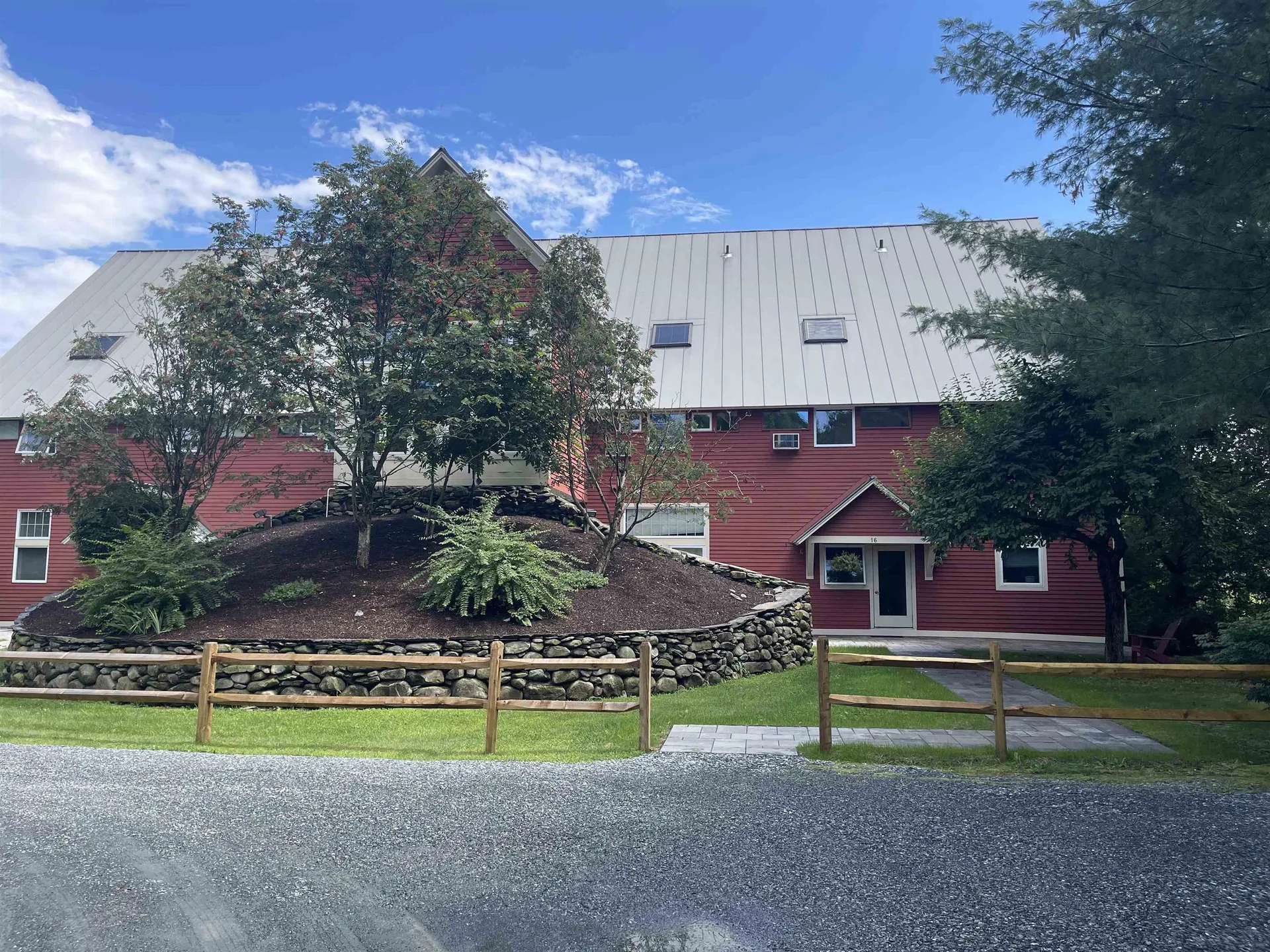 16 Hemlock Ridge Hartford VT 05001