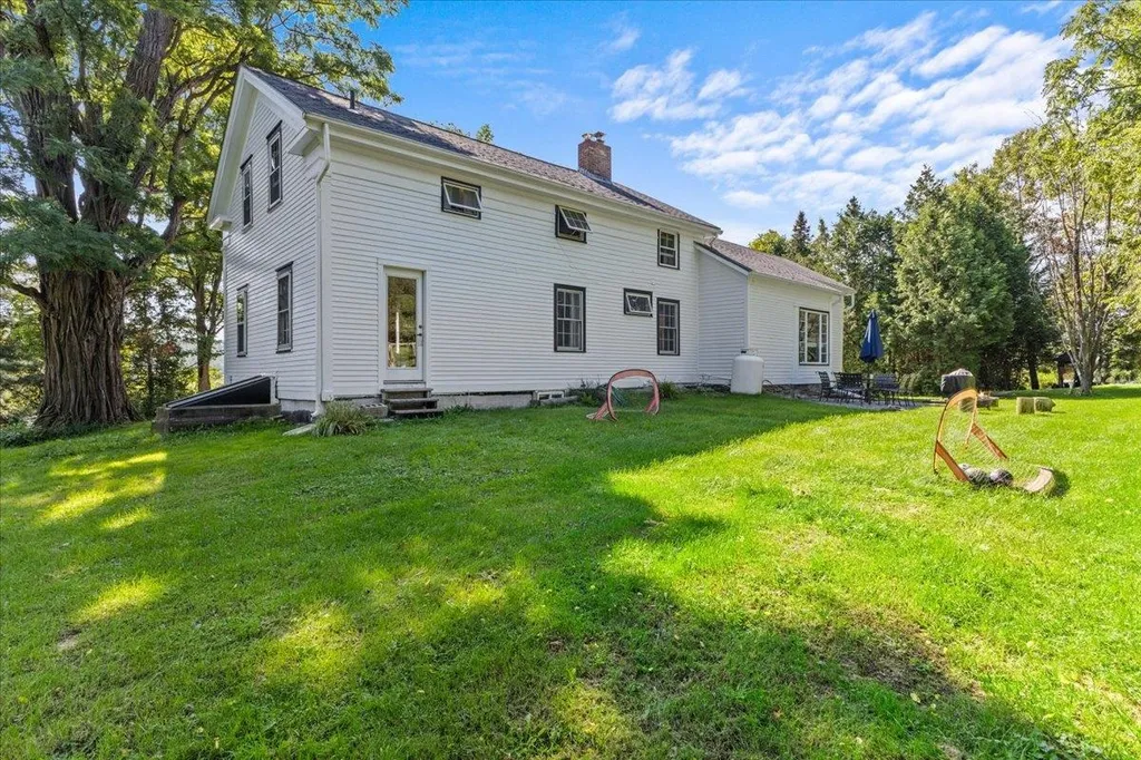 154 Skunk Hollow Jericho VT 05465