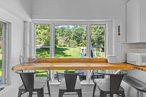 154 Skunk Hollow Jericho VT 05465