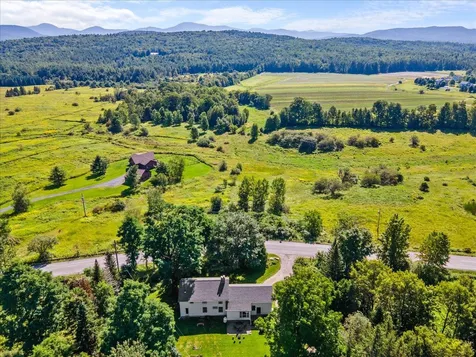 154 Skunk Hollow Jericho VT 05465