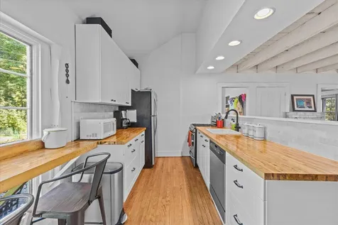 154 Skunk Hollow Jericho VT 05465