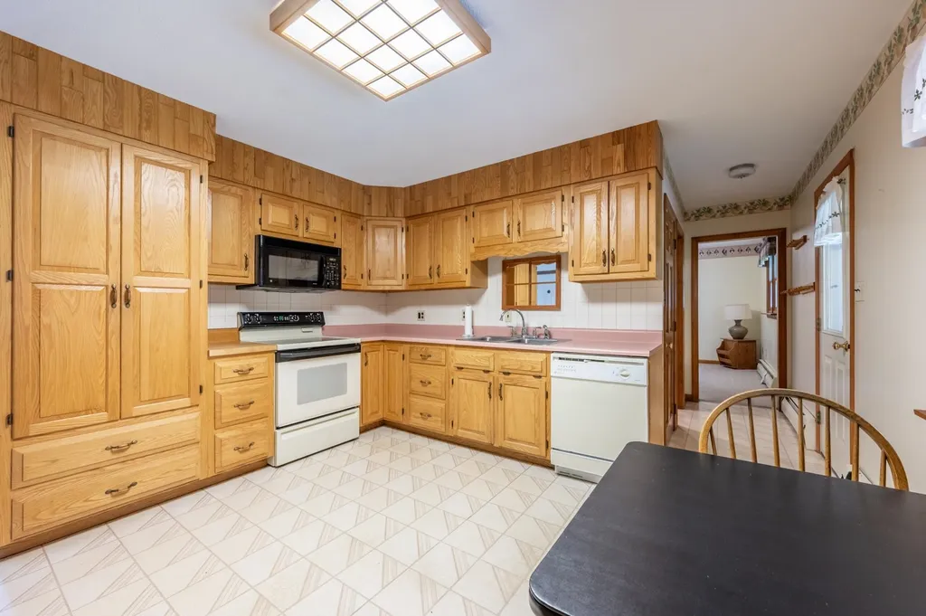 4 Sandy Lane Newport NH 03773