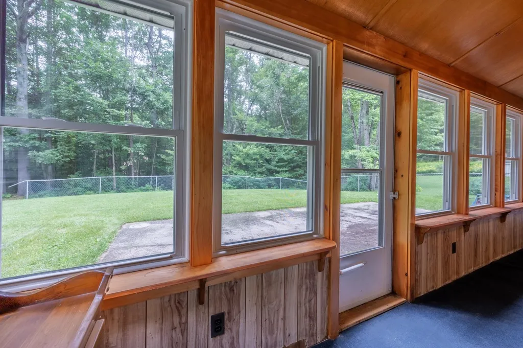4 Sandy Lane Newport NH 03773
