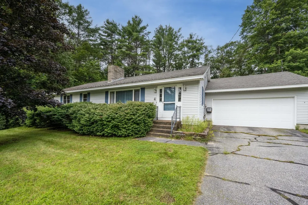 4 Sandy Lane Newport NH 03773