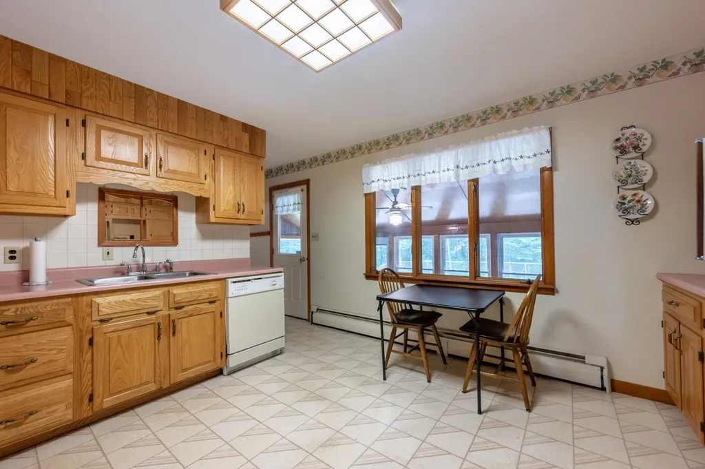 4 Sandy Lane Newport NH 03773