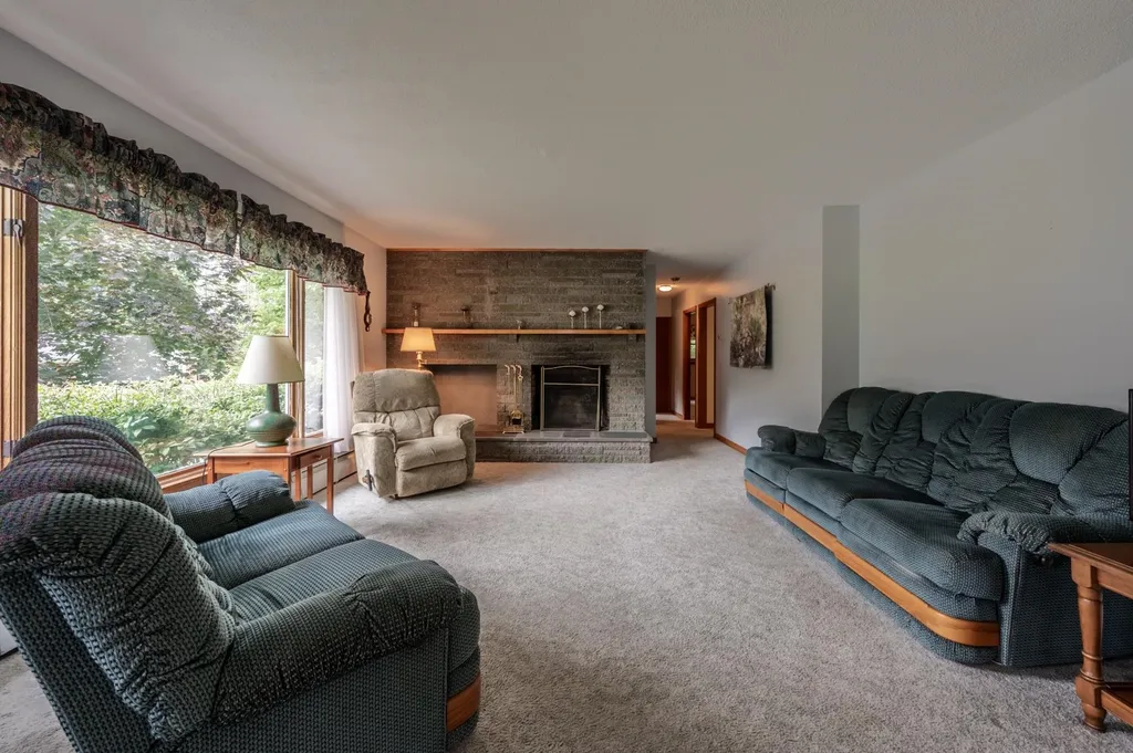 4 Sandy Lane Newport NH 03773