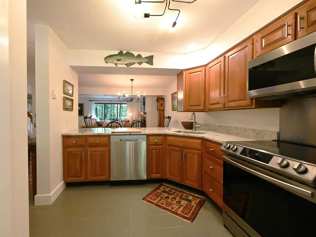 170 Sugar Hill Lane Hartford VT 05059