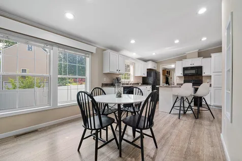 19 Stark Road Derry NH 03038