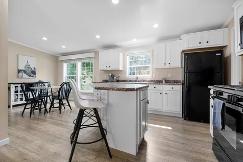19 Stark Road Derry NH 03038