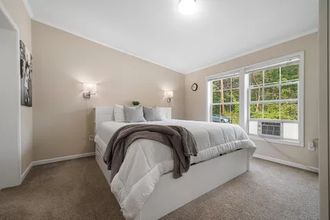 19 Stark Road Derry NH 03038