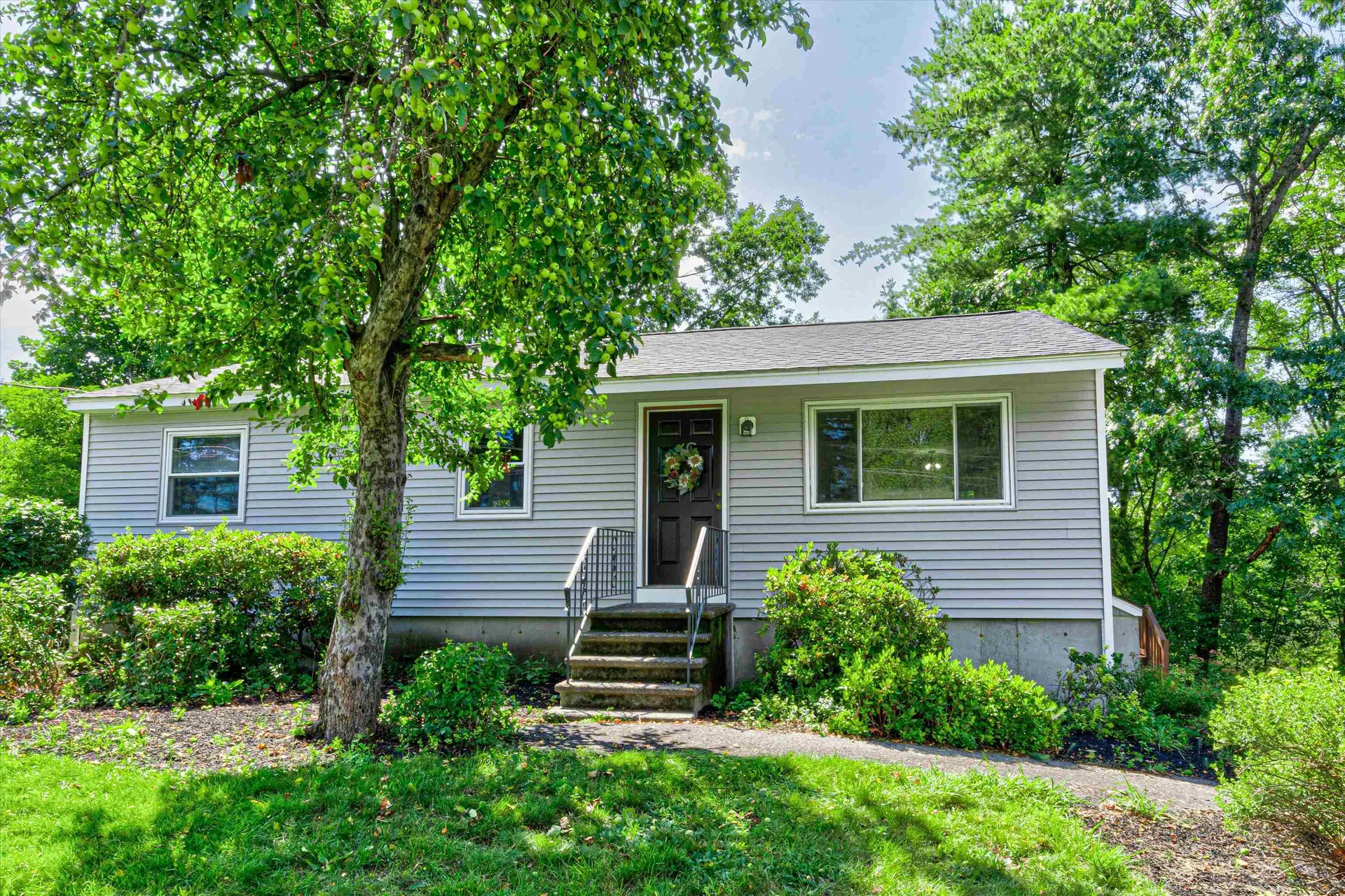 15 Hassel Brook Road Nashua NH 03060