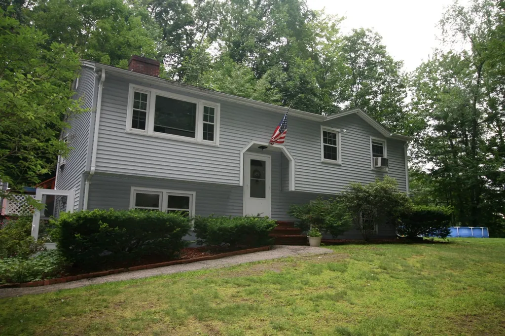 1 Washington Drive Raymond NH 03077