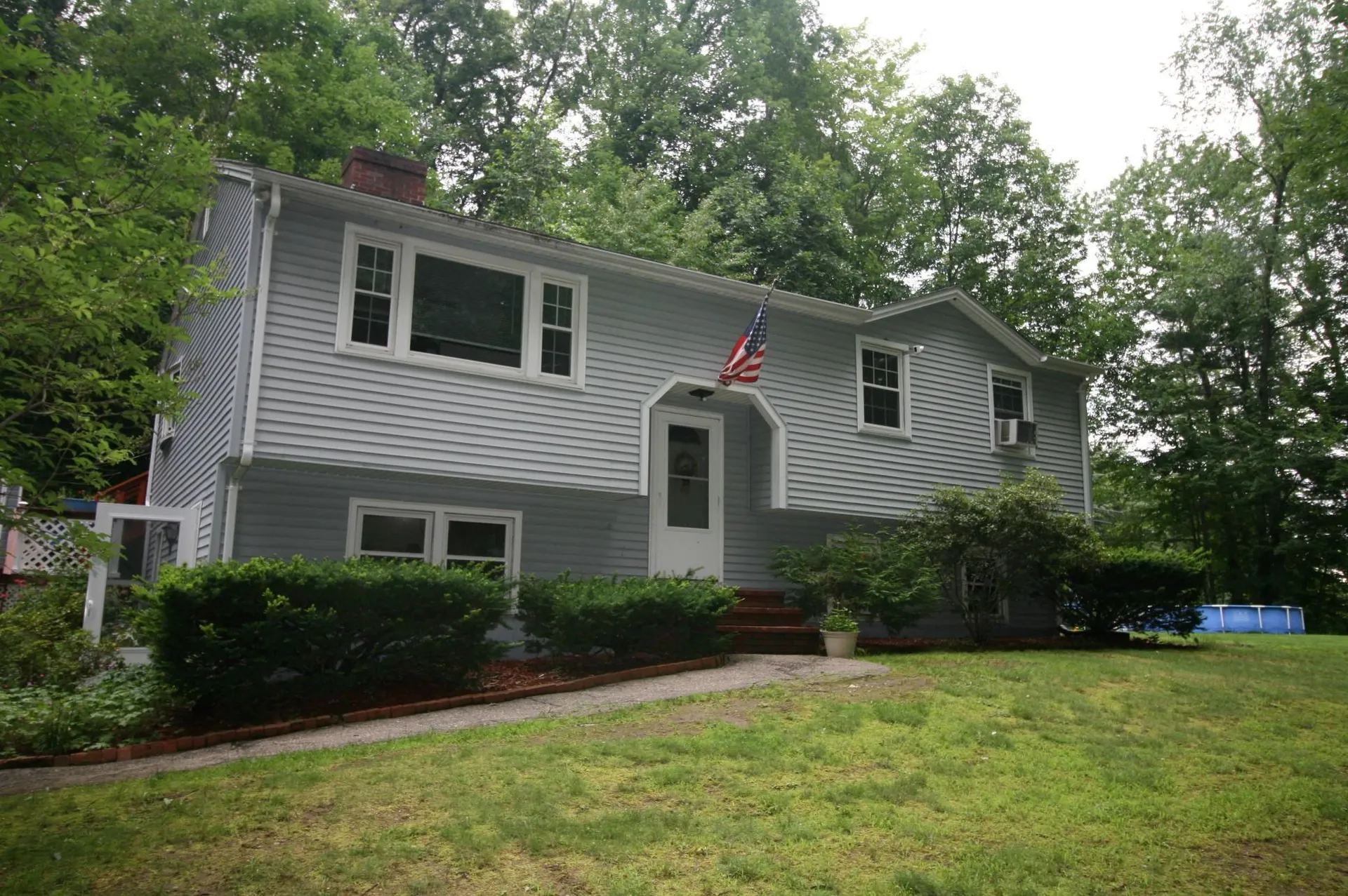 1 Washington Drive Raymond NH 03077