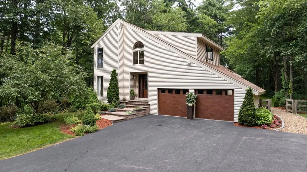 79 Lancaster Farm Road Salem NH 03079