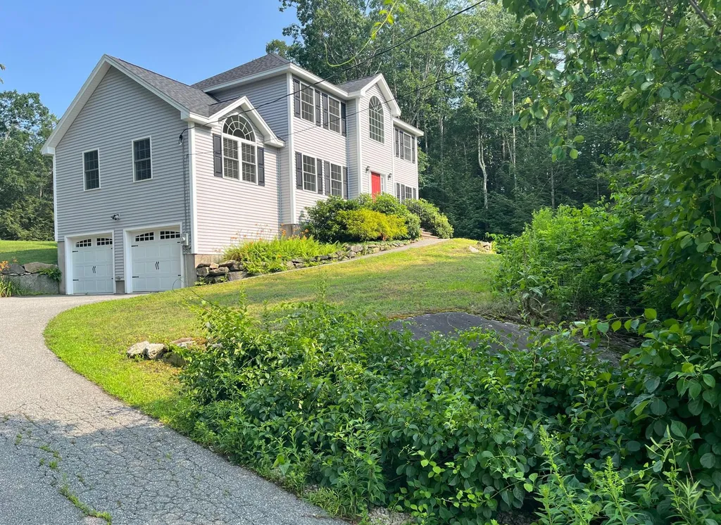 20 Flat Rock Road Windham NH 03087