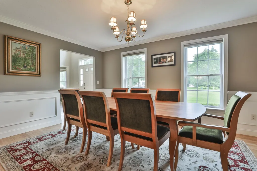 173 Windsor Drive Auburn NH 03032