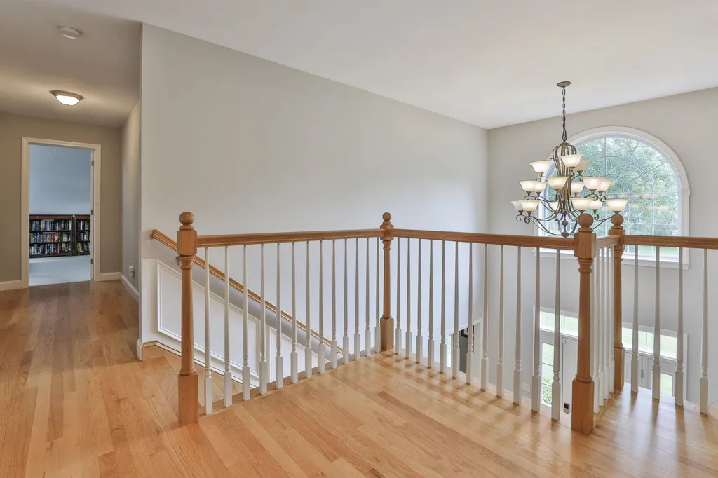173 Windsor Drive Auburn NH 03032