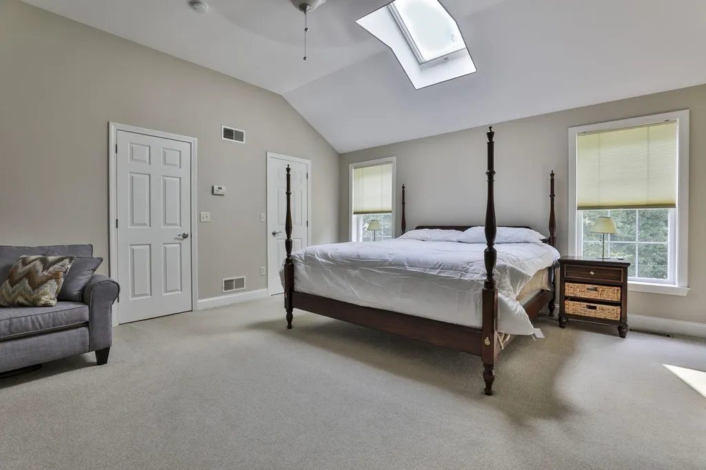 173 Windsor Drive Auburn NH 03032