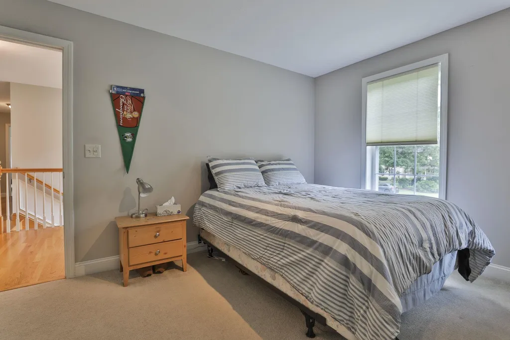 173 Windsor Drive Auburn NH 03032