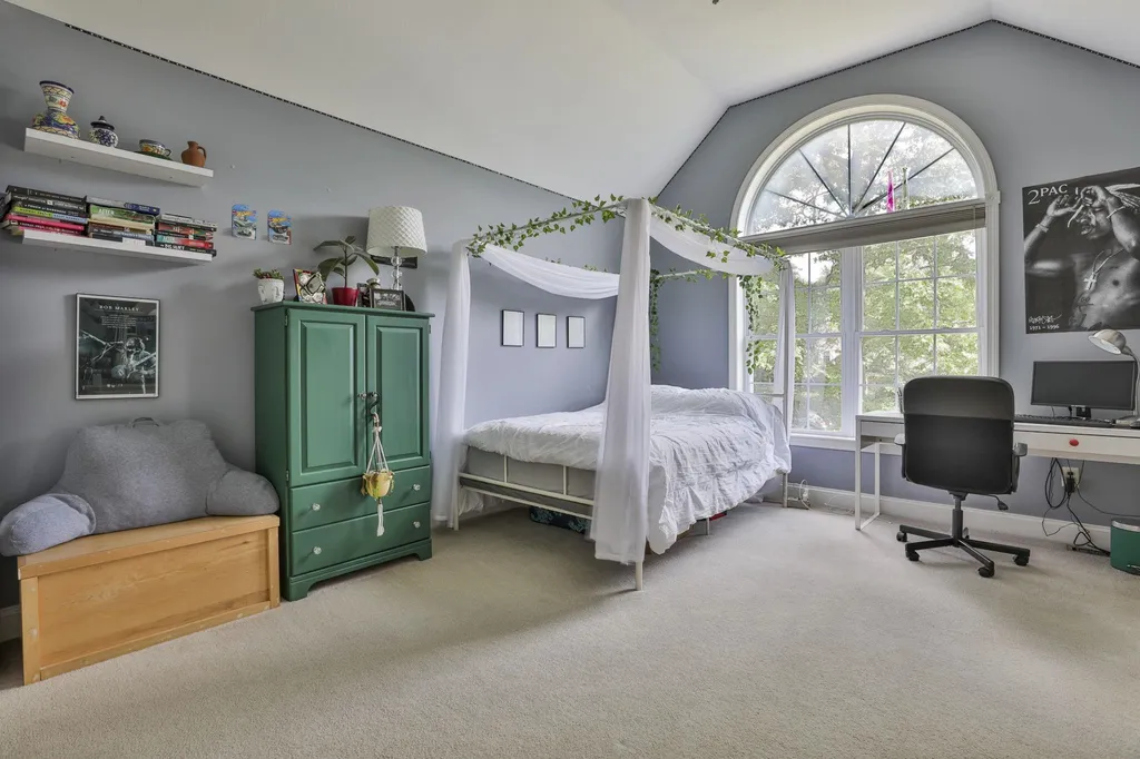 173 Windsor Drive Auburn NH 03032