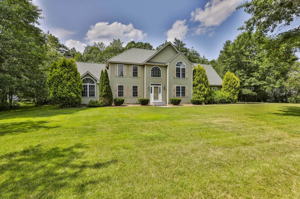 173 Windsor Drive Auburn NH 03032