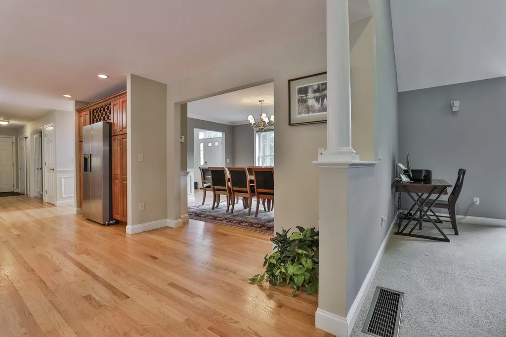 173 Windsor Drive Auburn NH 03032