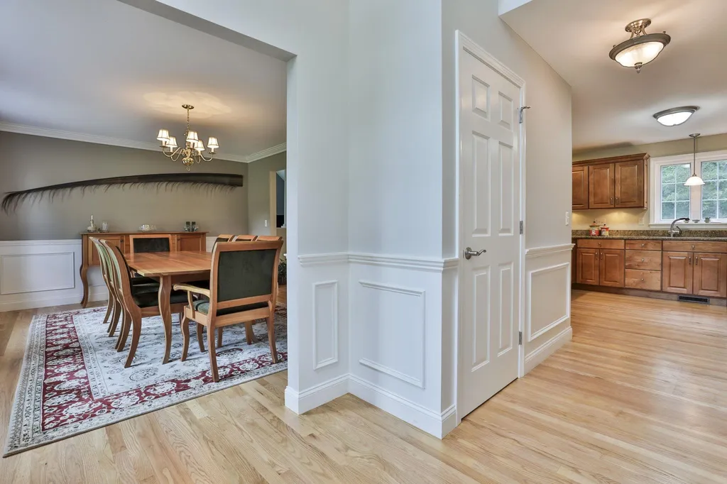 173 Windsor Drive Auburn NH 03032