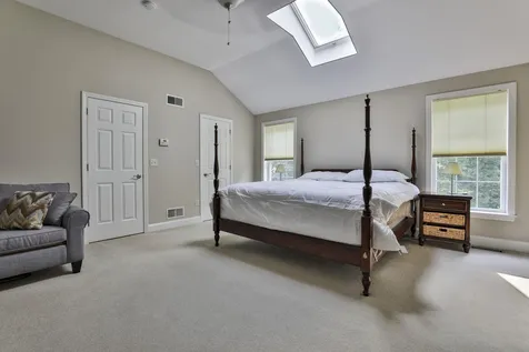 173 Windsor Drive Auburn NH 03032