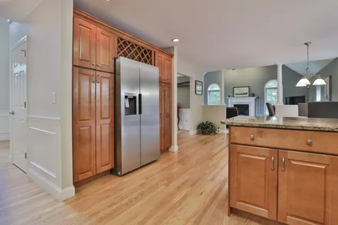 173 Windsor Drive Auburn NH 03032