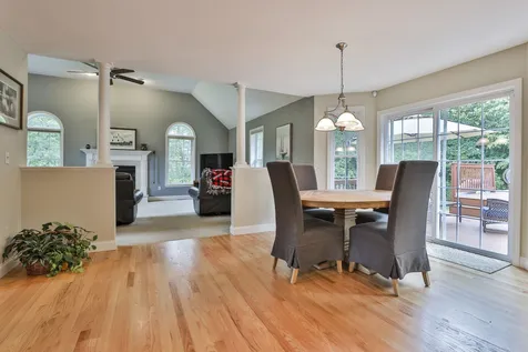173 Windsor Drive Auburn NH 03032