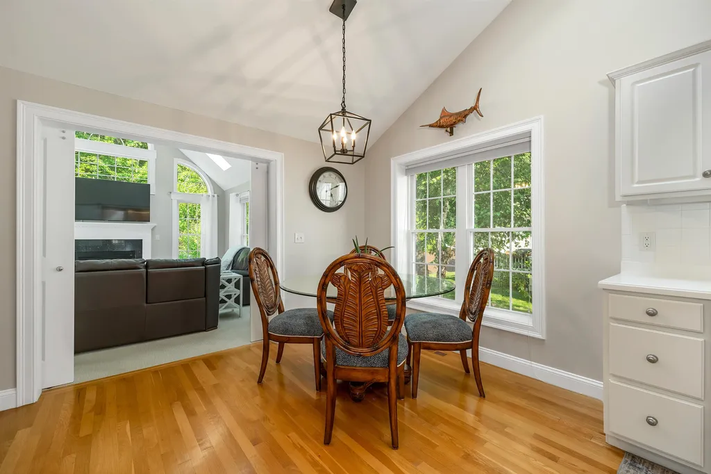 124 Hampton Meadows Hampton NH 03842