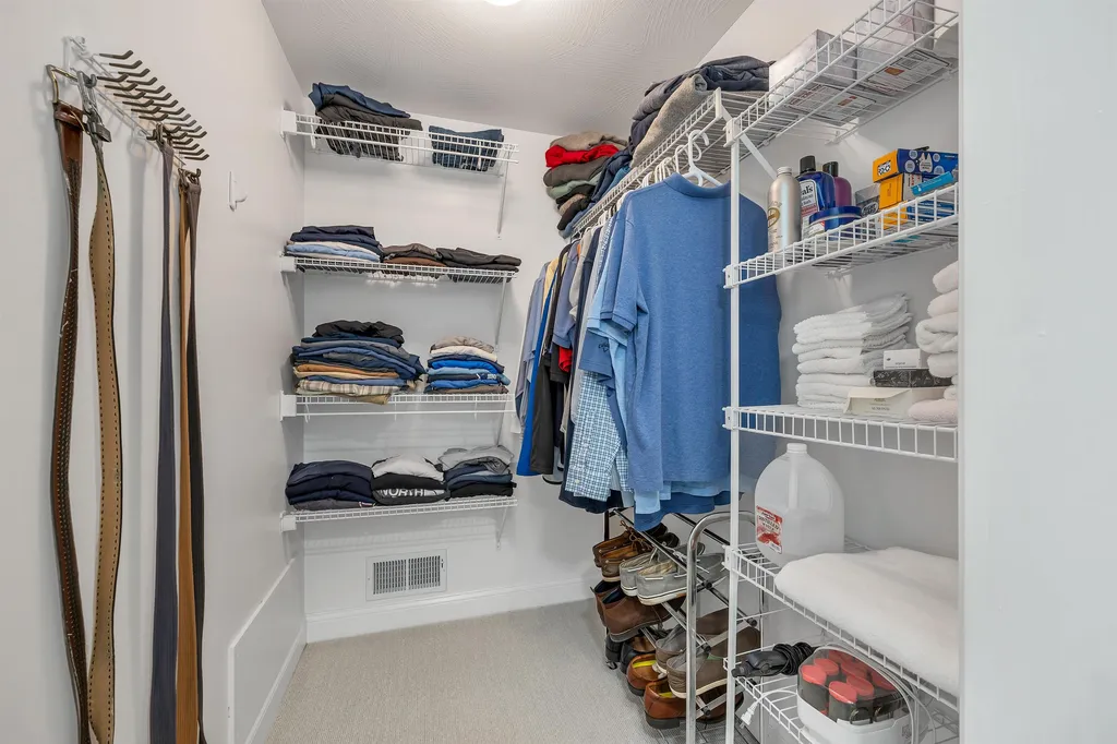 124 Hampton Meadows Hampton NH 03842