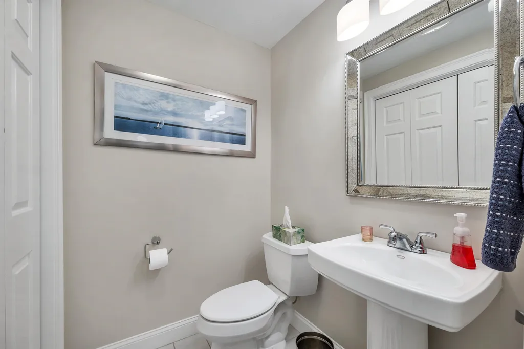 124 Hampton Meadows Hampton NH 03842