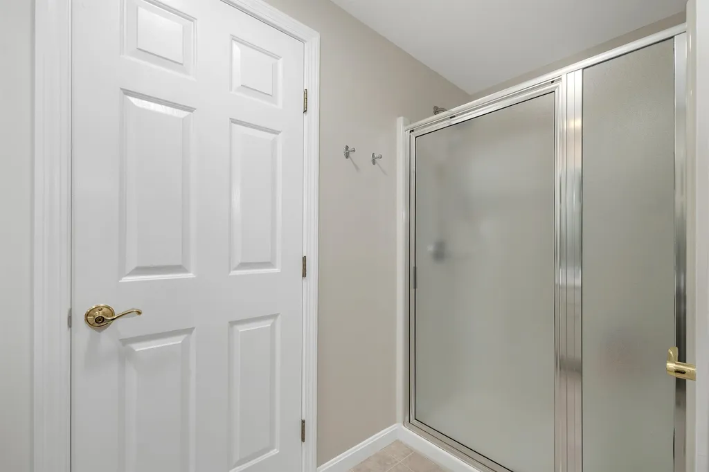 124 Hampton Meadows Hampton NH 03842